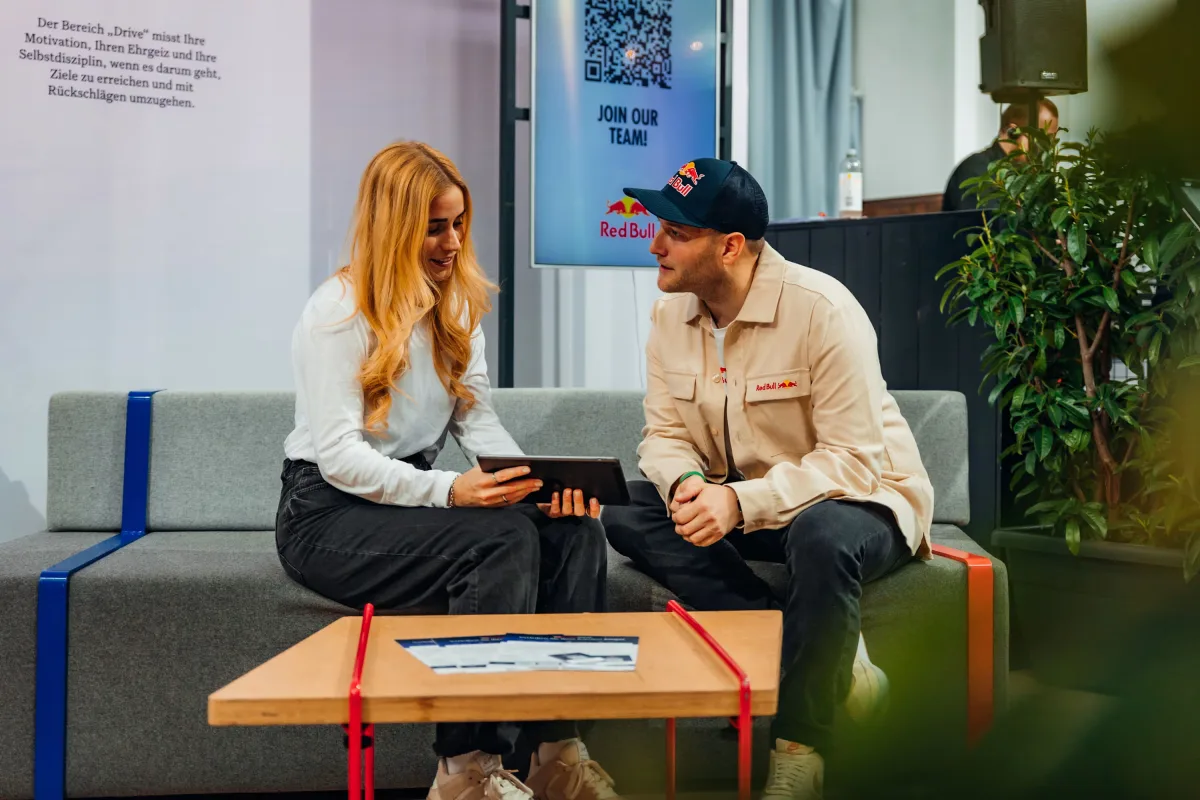 Red Bull Mitarbeiterfoto als Ausgangsmaterial